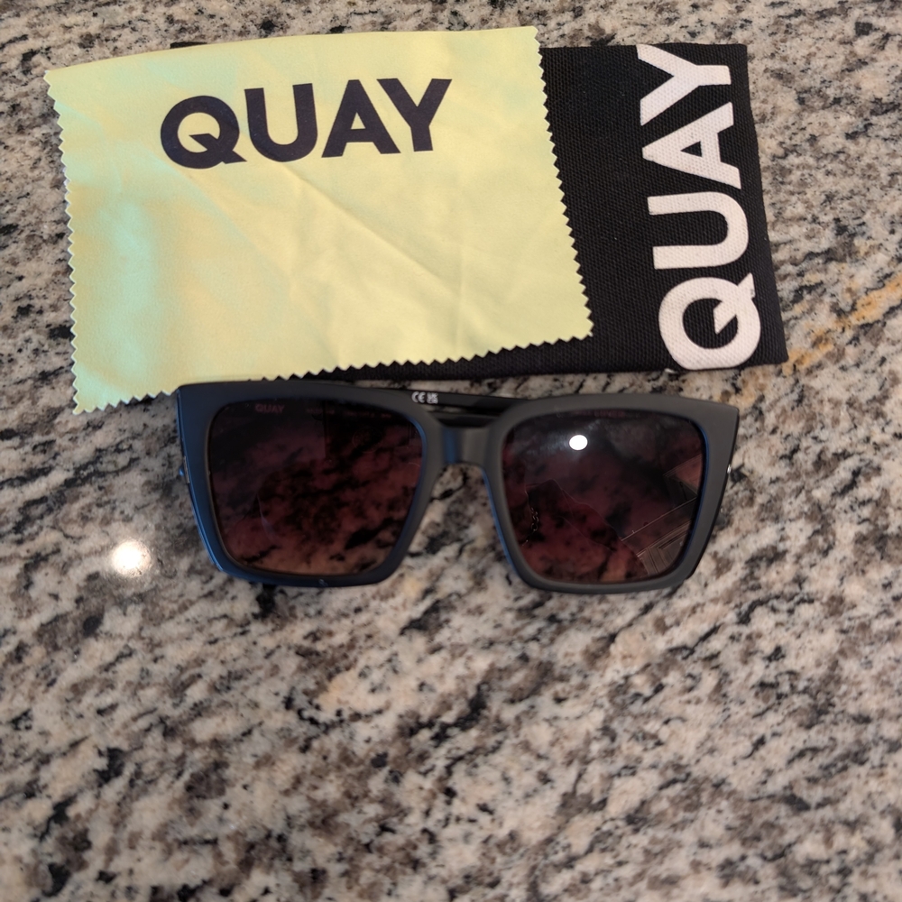 Quay Front Cover Sunglasses